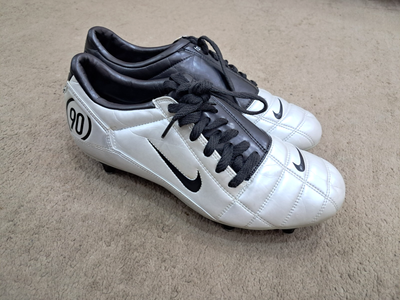 nike total 90 size 9