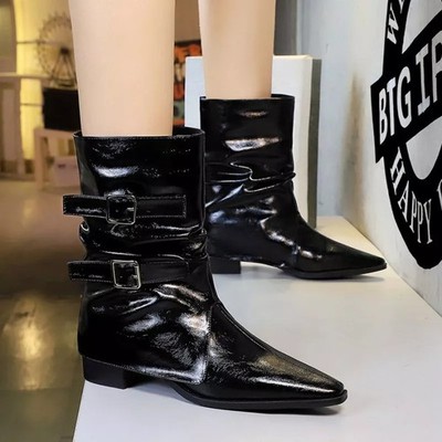 Schwarze Stiefeletten schmal spitze niedriger Absatz 5 cm mit eleganten Schnallen CF54337