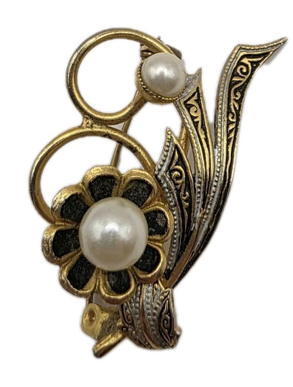 VINTAGE VICTORIAN STYLE BROOCH PIN FLORAL BOUQUET GOLD TONE FAUX PEARL ENAMEL 