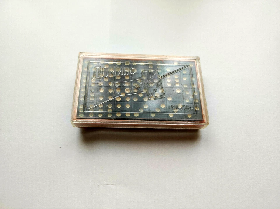 DOMINOES Travel Board Game Made in Bulgaria, 1950's, Bakelite pulls, Plastic Box - Image 3 of 4