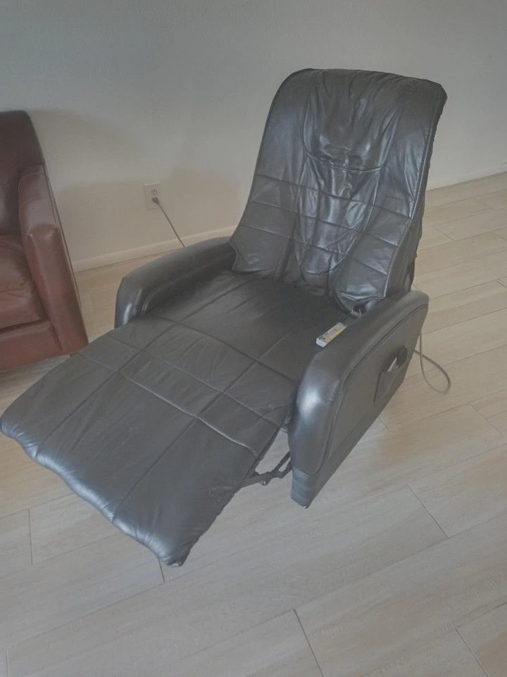 Silla de masaje Panasonic EP 1000 de cuero negro genuino Foto 3 de 4