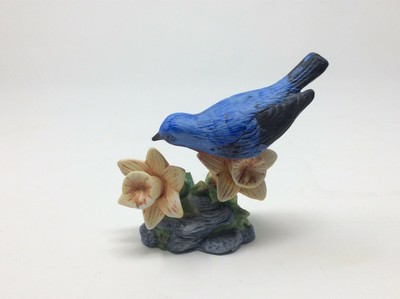 NEW! Russ Eastern Bluebird figurine ''Nature's Song'' Collection
