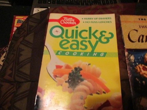 6 Vintage Cook Books from 1940s-60s PB Pamphlet Style See Discription for Titles - Picture 2 of 14