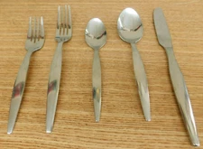Oneida Comet Stainless Flatware 5 Piece Set Forks Spoons Butter Knife Set .