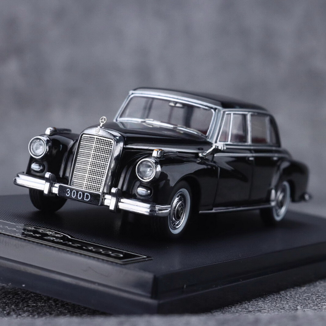 【新品】1/64 GFCC Mercedes Benz 300D Black s-l1200.jpg