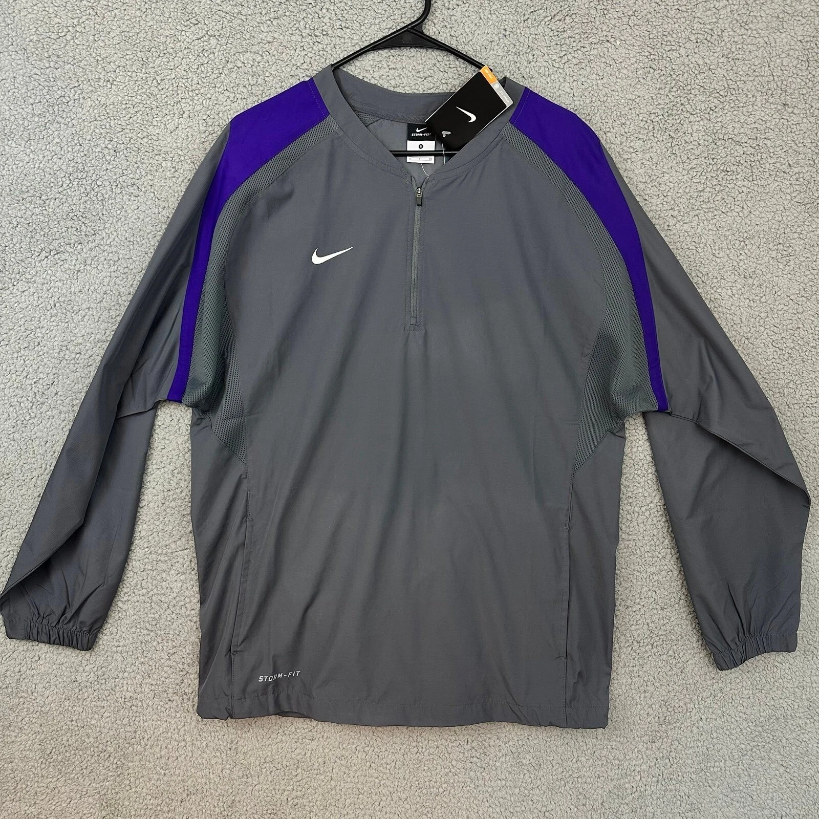 NEW Nike Storm Fit Mens Small half 1/4 zip gray purple long sleeve sweater shirt
Opens in a new wind