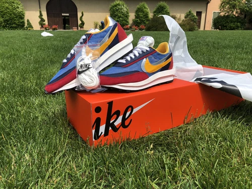 Nike X Sacai LDWAFFLE - Blau - IN HAND - EU 44 - US 10 - Sneakernstuff