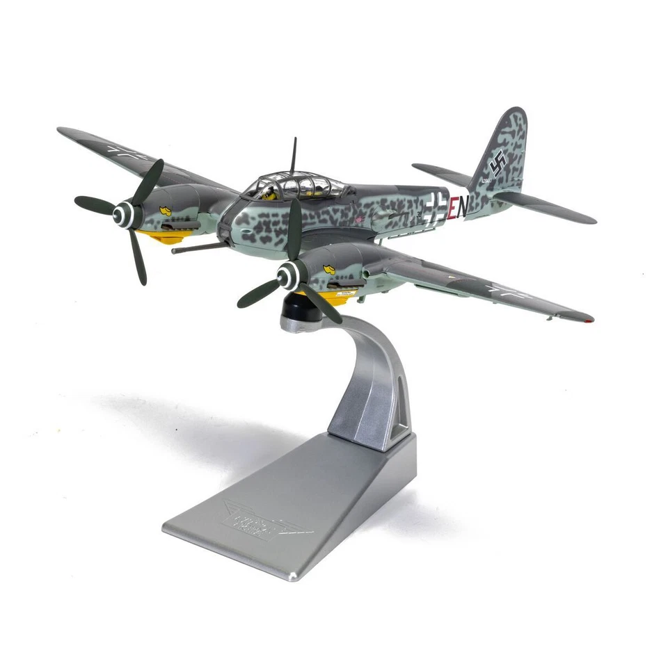 Corgi 1/72 Messerschmitt Me 410 Hornet Heavy Fighter AA29701 Finished Model - Image 2 of 4