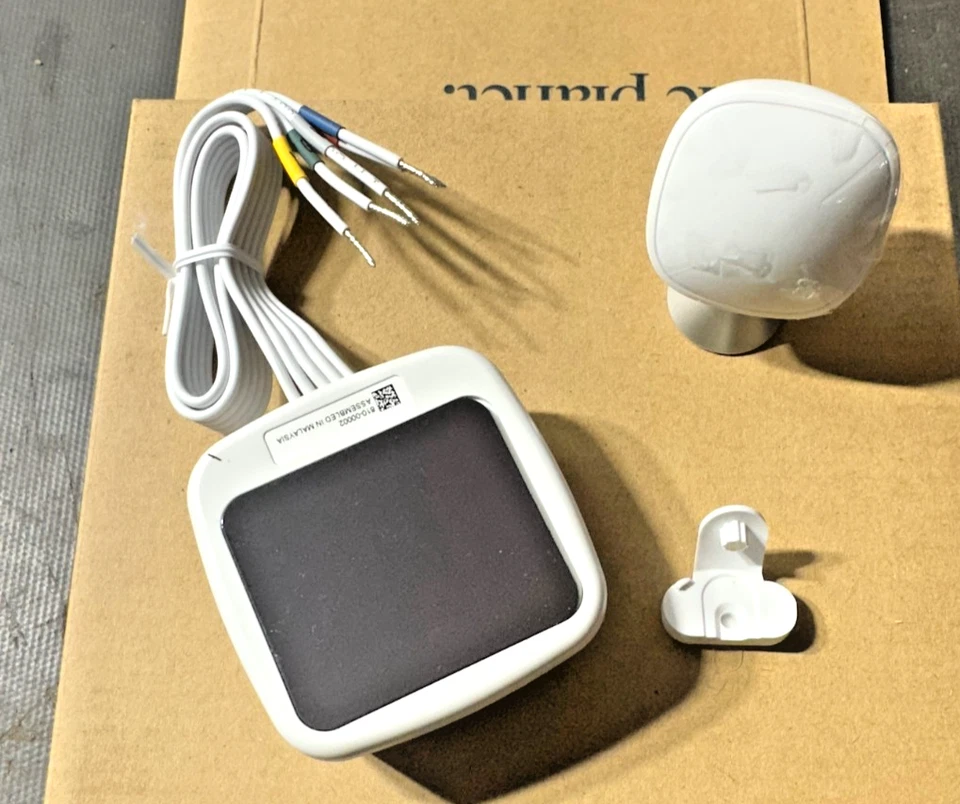 Ecobee Room Sensor + Extender Kit - Image 2 of 4