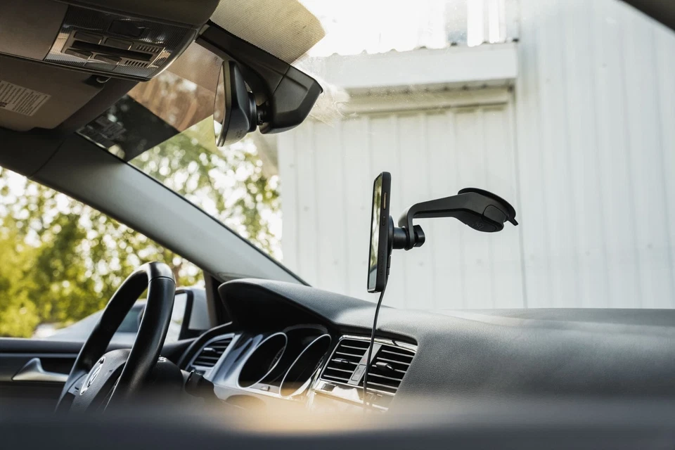 Quad Lock V6 Car Dash / Window Suction Cup Mount | Black - Image 4 of 4