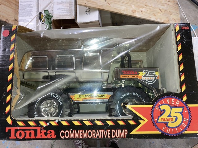 metal tonka trucks 1990s