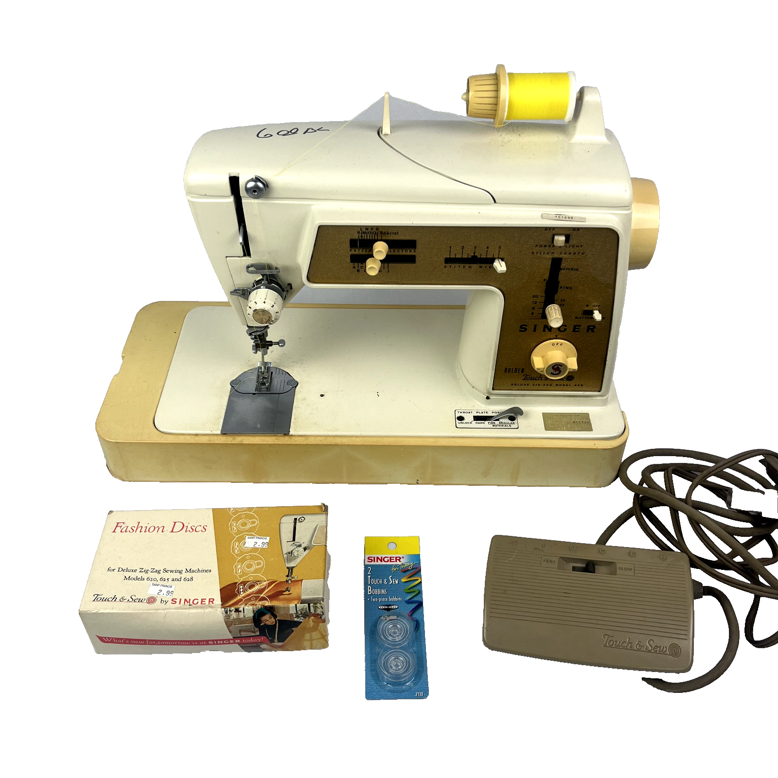 Singer Touch & Sew Deluxe Zig Zag Model 640 Sewing Machine with Pedal