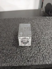 IDEC GT3 Multi-Function GT3A-3AD24 8 Pin Plug In Electronic Timer