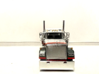 DCP / FIRST GEAR 1/64 SCALE MACK SUPER LINER FLAT TOP WHITE, RED