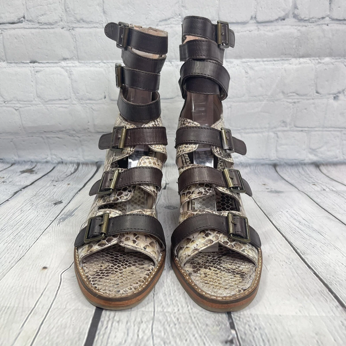 Vintage foundry outlet sandals