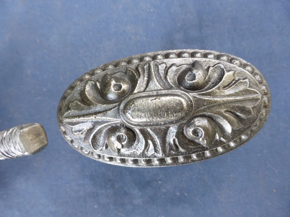 Ancienne grosse paire poignées fonte décoré Porte entrée Portail carré de 8 - Photo 2/4