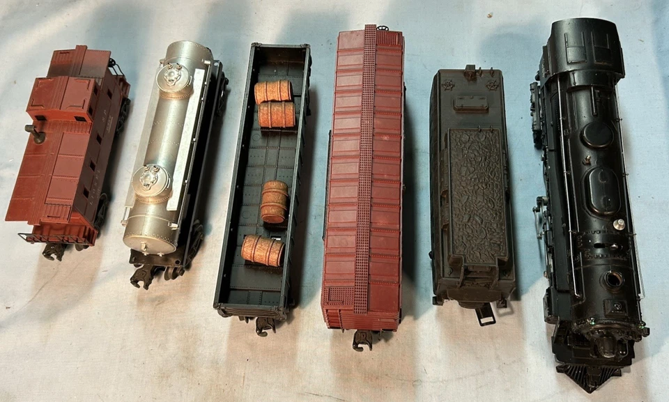 LIONEL POSTWAR SET #2201WS #685 LOCO, TENDER, BOXCAR, GON, TANK, CAB.-1953 EX/OB - Image 2 of 4