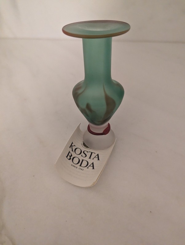 KOSTA BODA MONICA BACKSTRÖM VASE PANDORA 4 1/4" Bud Green W Paperwork 