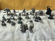 Vintage Dungeons and Dragons Metal Miniatures 1980s Lead Figure Lot Of 19