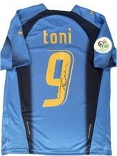 Maglia Home Luca Toni firmata a mano finale mondiali Italia 2006 con prova e certificato di autenticità 2 