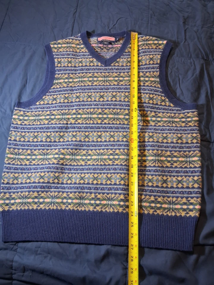Men’s Vineyard Vines Sweater Vest Fair Isle Size Medium 100% Lambswool - Image 3 of 4