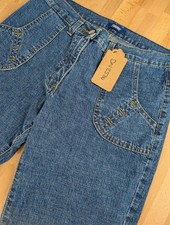 Falmer vintage knee length Y2K shorts. Womens 30W 19L. DN2564