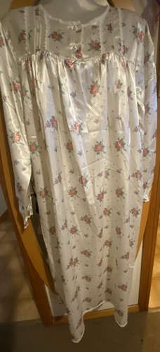 Womens Size 12-14 Nightie Floral Satin Look~Lace Frill~Pearl Button Detail~NEW - Picture 6 of 15