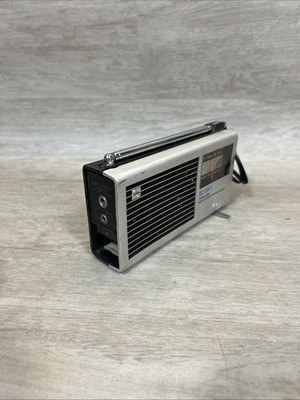 1969 ? Toshiba IC-70 Mini Portable Transistor AM/FM Radio - For