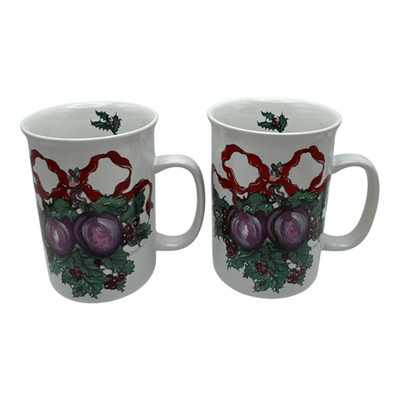 Potpourri Press Holly and Plums Coffee Mug Teacup White Red Green 1991 Set 2 EUC
