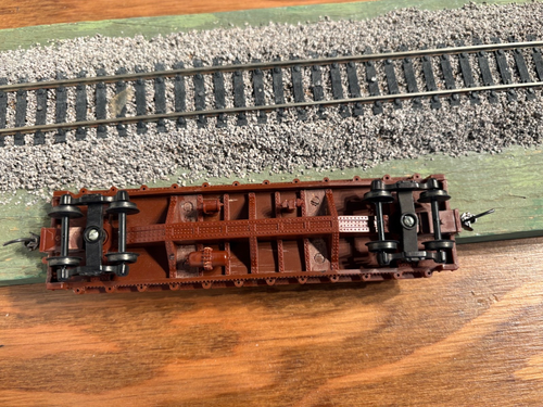 HO Scale 40’ Southern Pacific Flatcar (25-020) - Picture 6 of 6