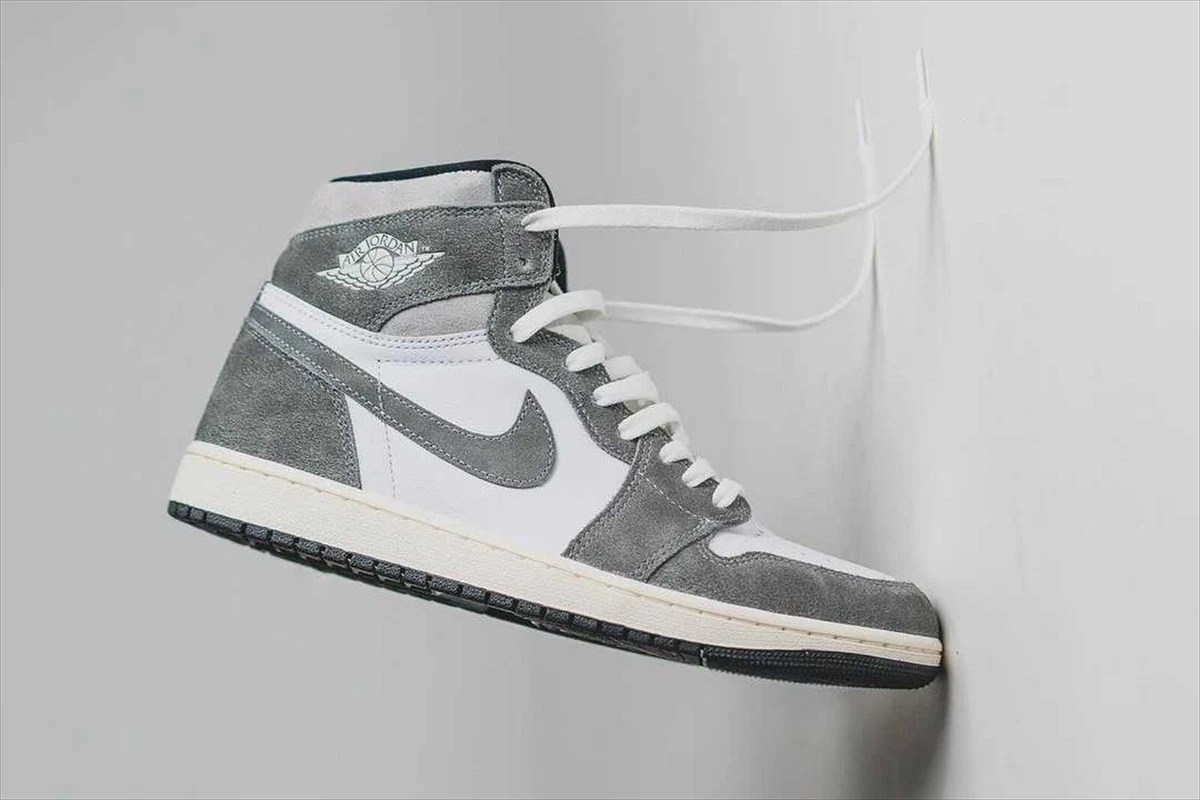 Nike Air Jordan 1 Retro High OG Black and Smoke Grey DZ5485-051 US 11.5