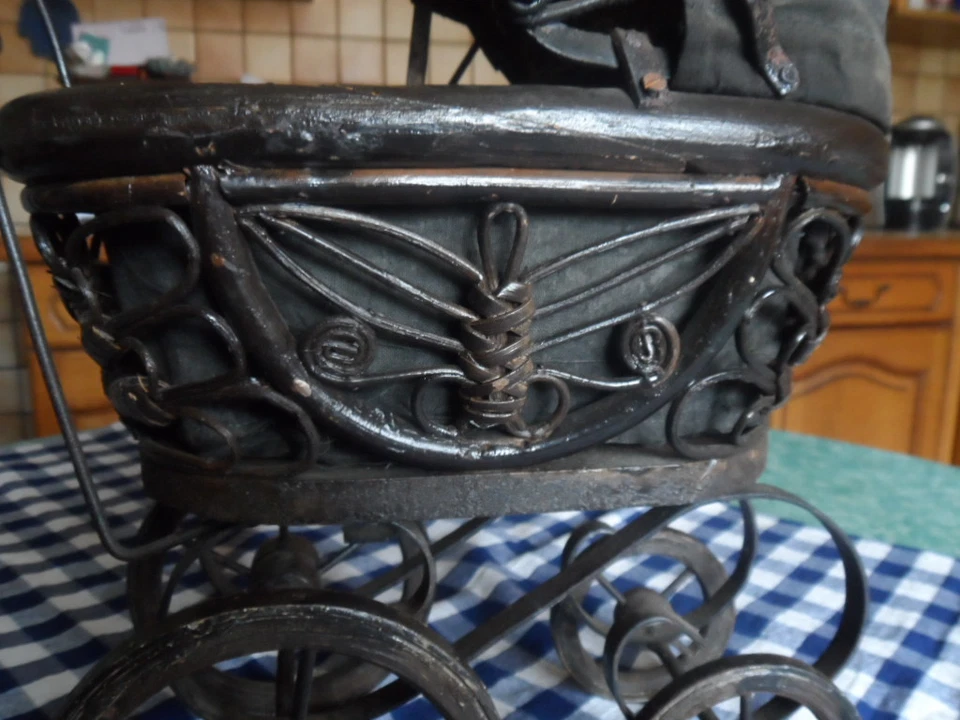 landeau ancien mignature jonc* poupeé**poupon** art deco xxe - Photo 4/4