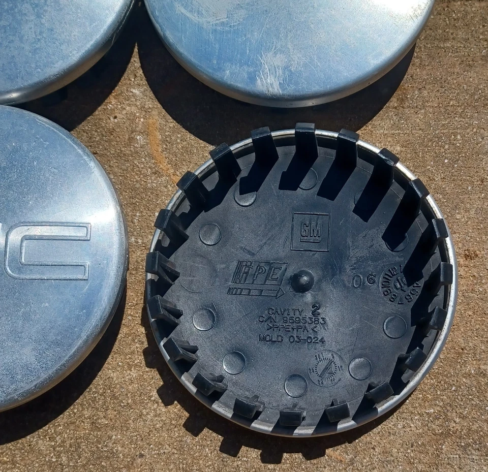 GMC Yukon, Sierra 1500 центральный колпак набор из 4, 2007-2015, деталь # 9595383 - Изображение 3 из 3