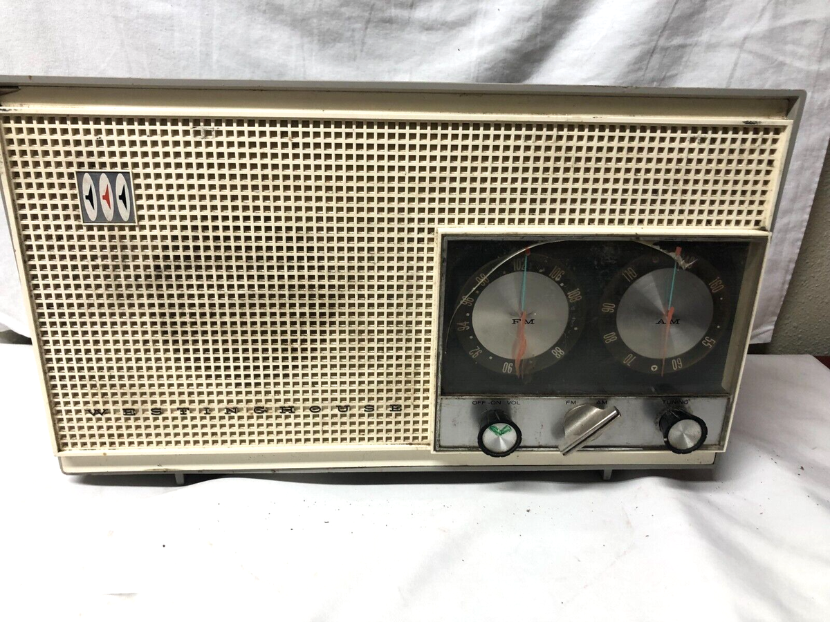 ANTIQUE VTG WESTINGHOUSE MODEL H761N7 AM/FM TUBE RADIO FOR PARTS