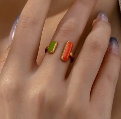 schlichter Fingerring Ring emailliert orange grün 14 K. vergoldet flexible Größe