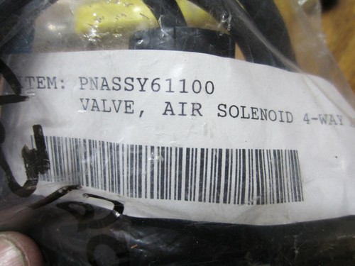 New MAC PNASSY61100 Air Solenoid 4 Way Valve Assembly - Picture 2 of 4