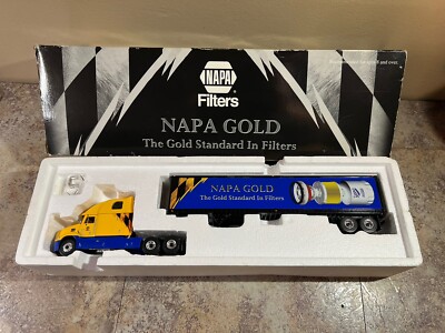 Napa Gold Filter Semi Truck Die-cast Collectors Club Truck 59-3055