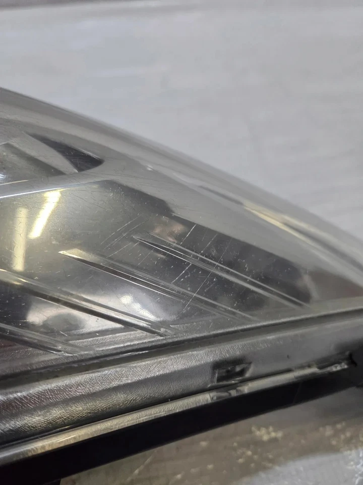 Frontscheinwerfer Ford Focus III BM51-13W029-NA- Rechts Scheinwerfer Headlight - Bild 4 von 4