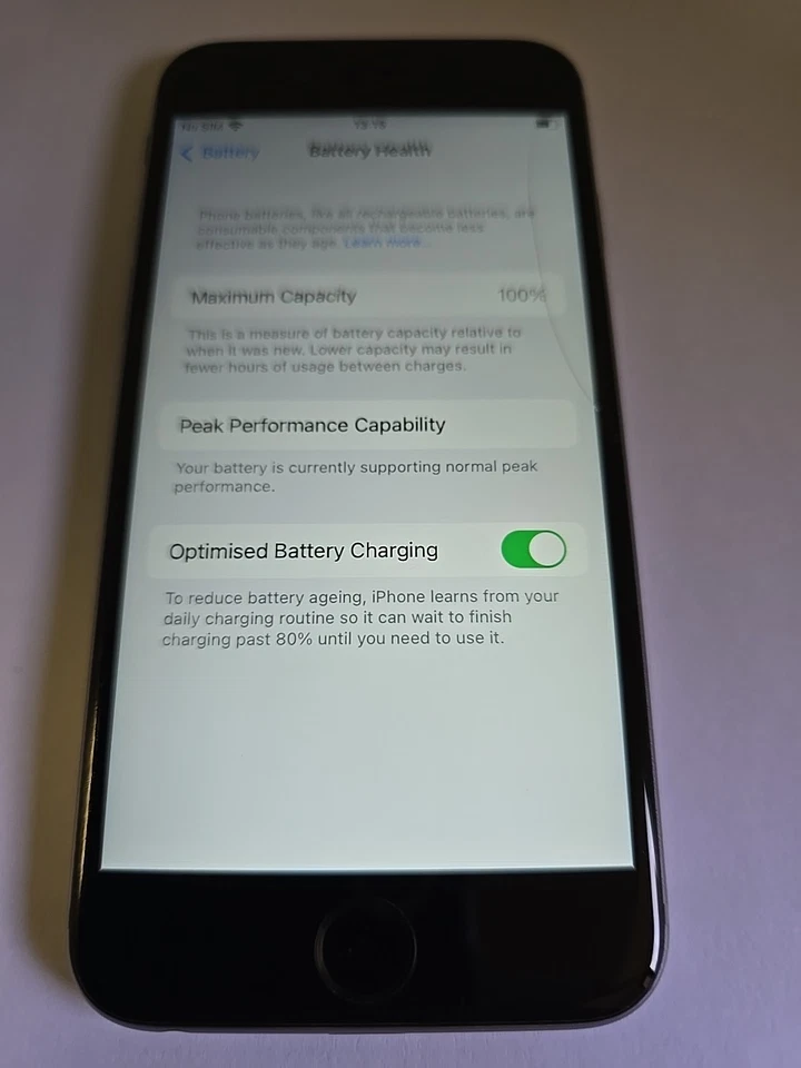 Apple iPhone 6S 32GB (Unlocked) A1688 Space Grey Cracked screen ( DK687) - Image 3 of 4