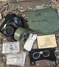 Genuine Issue US Military M40 Mask (Small ) w/Carrier Bag, Guide & Extras