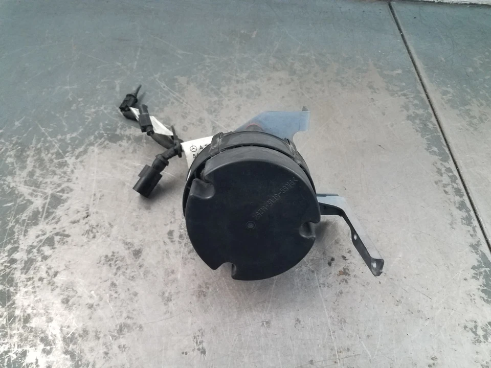 2009 梅赛德斯 AMG C 63 次级气泵 #72909 X5 — 第 3/4 张图片