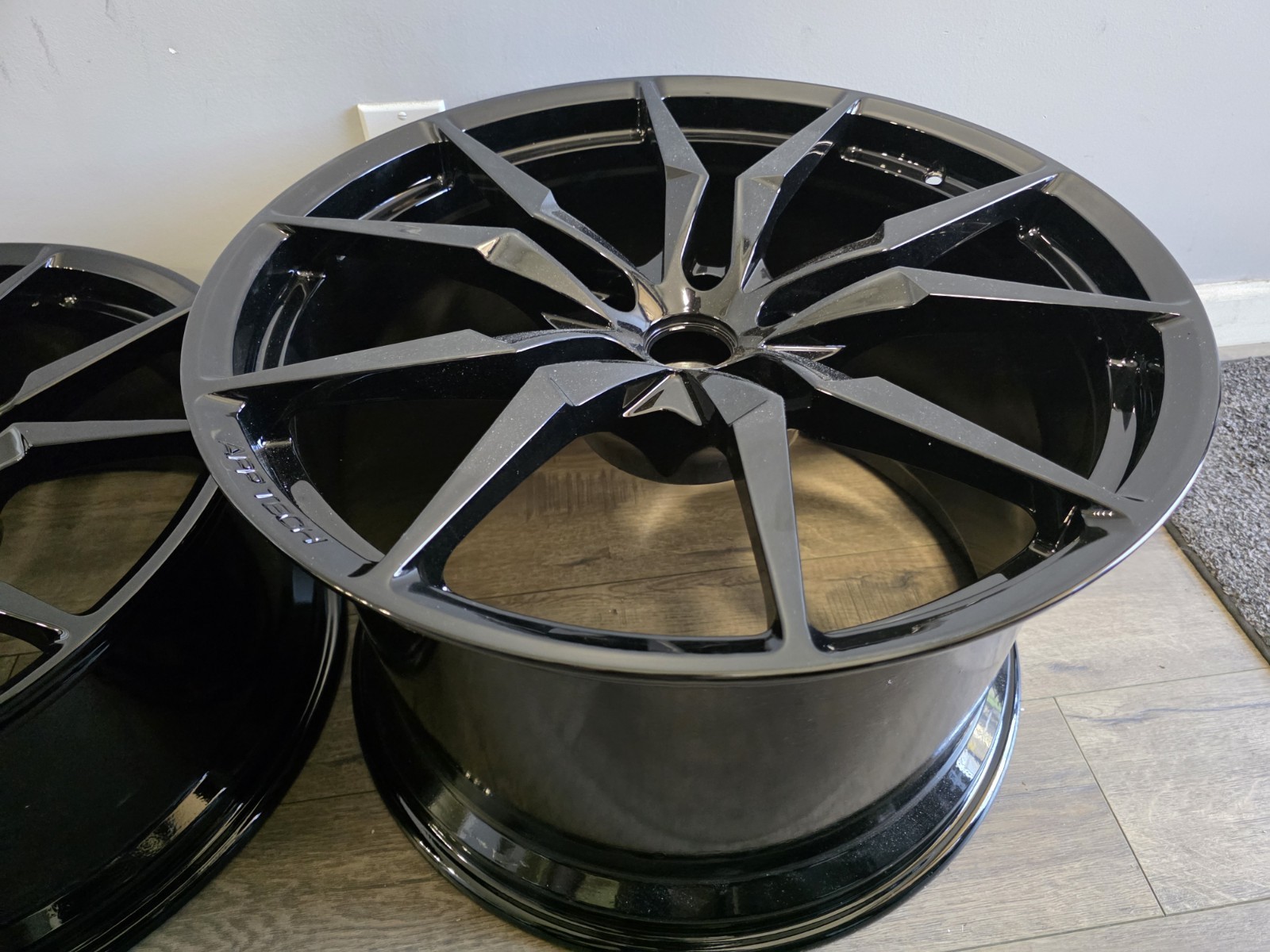 Lamborghini Aventador Front Wheels Set
