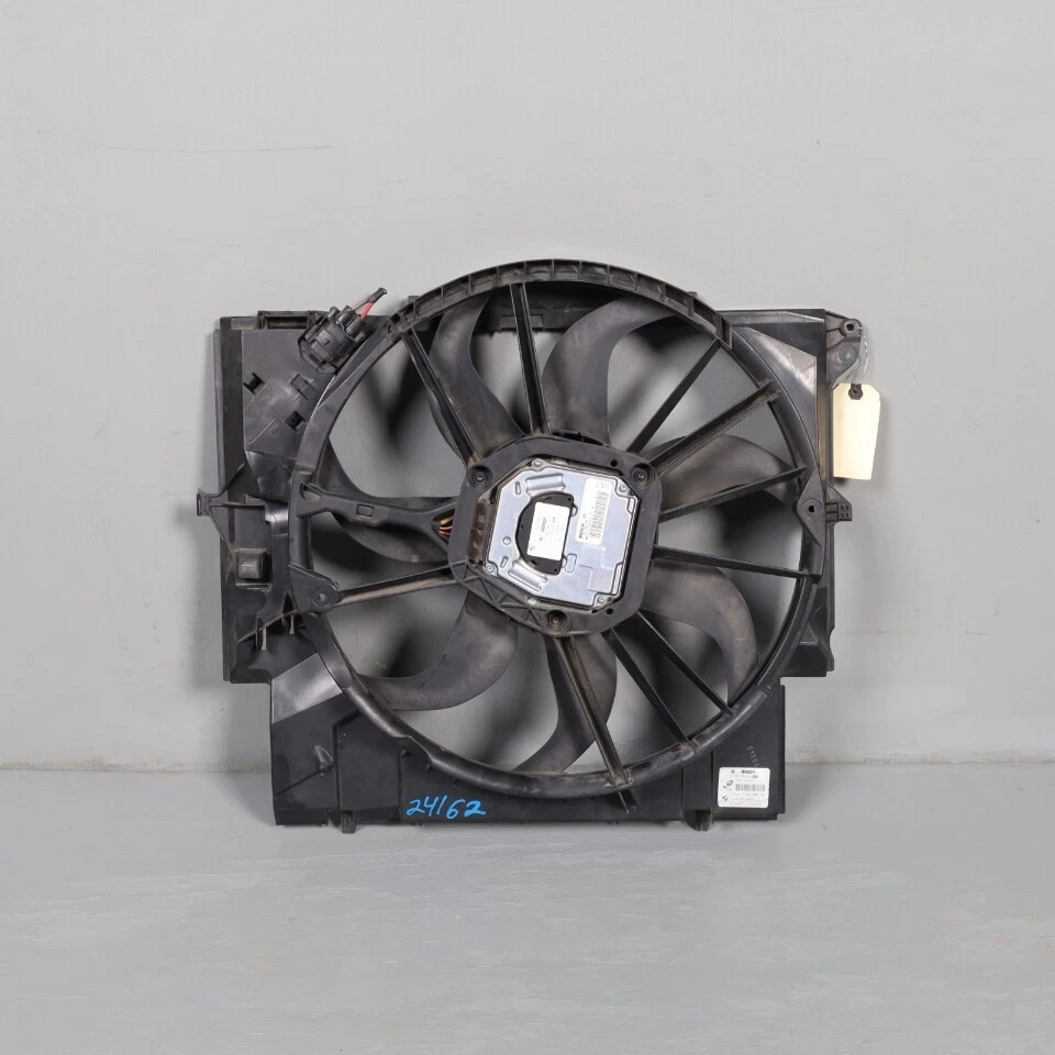 2008-2013 BMW 335i / 2012-2015 BMW X1 Radiator Fan 67327561712 OEM Used Foto 3 de 4