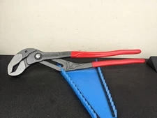 #bm389 Knipex 8701560 22" Cobra self gripping pliers