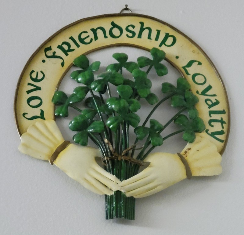Vintage Celtic Irish Claddagh Wall Plaque Love Friendship Loyalty Decor