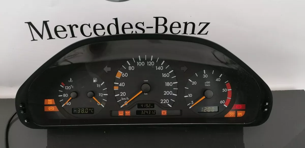 MERCEDES BENZ W202 C Klasse Diesel Instrument Cluster Speedometer 324312km