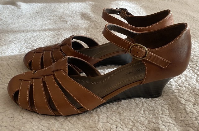 Womenâs 7.5M Naturalizer Brown Leather Closed Toe Wedge Sandals Ankle Strap EUC | eBay