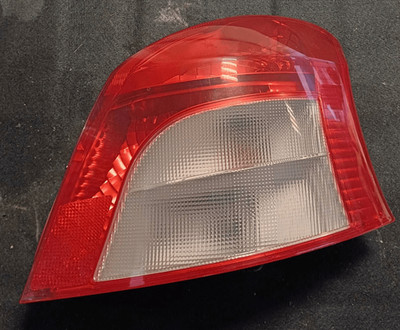 815510D110 Rücklicht. Rechts TOYOTA YARIS 1.3 (FRP) Ber. 5p/b/1329cc