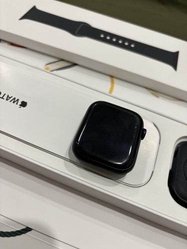Apple Watch Series 8 Aluminum 45mm Cellular+Wifi Midnight Sport Band Good Cond. - Photo 3 sur 8