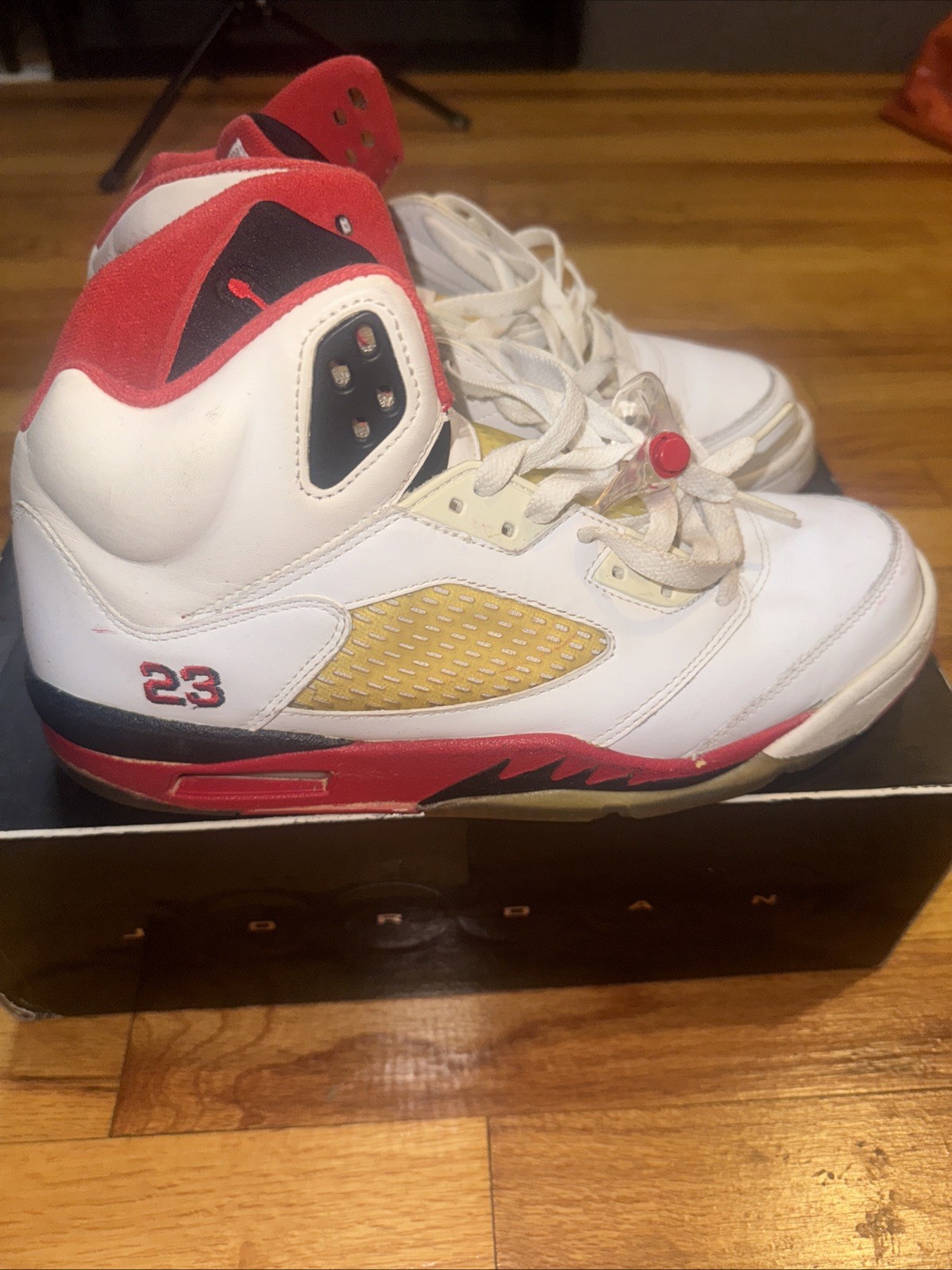 Size 8.5 - Nike Air Jordan 5 Retro 2006 Fire Red Jumpman 23 Sneakers Beaters